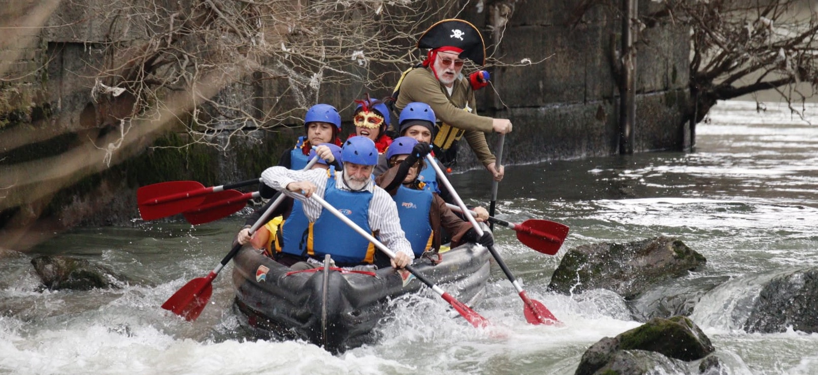 Discesa Internazionale del Tevere al Carnevale Tiberino - Facebook @discesadeltevere