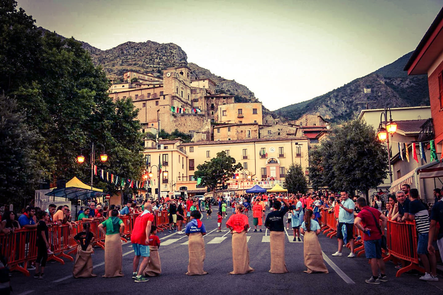 Palio delle Contrade - Facebook @paliodicastrocielo
