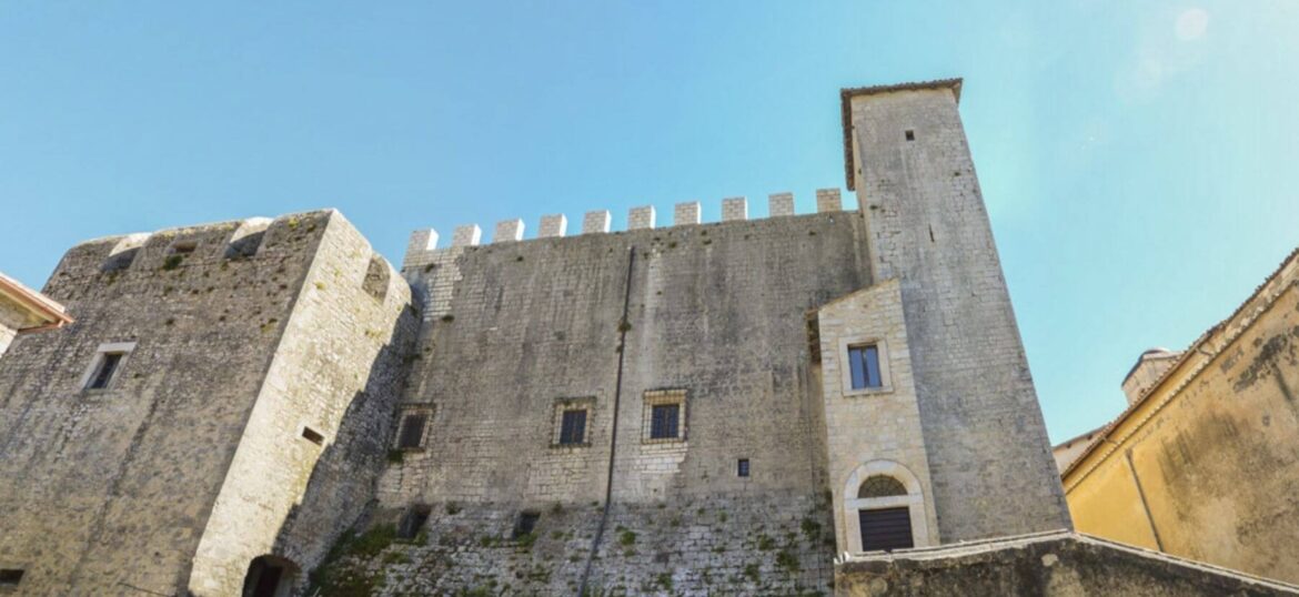 Castello Baronale di Maenza - www.prolocomaenza.it