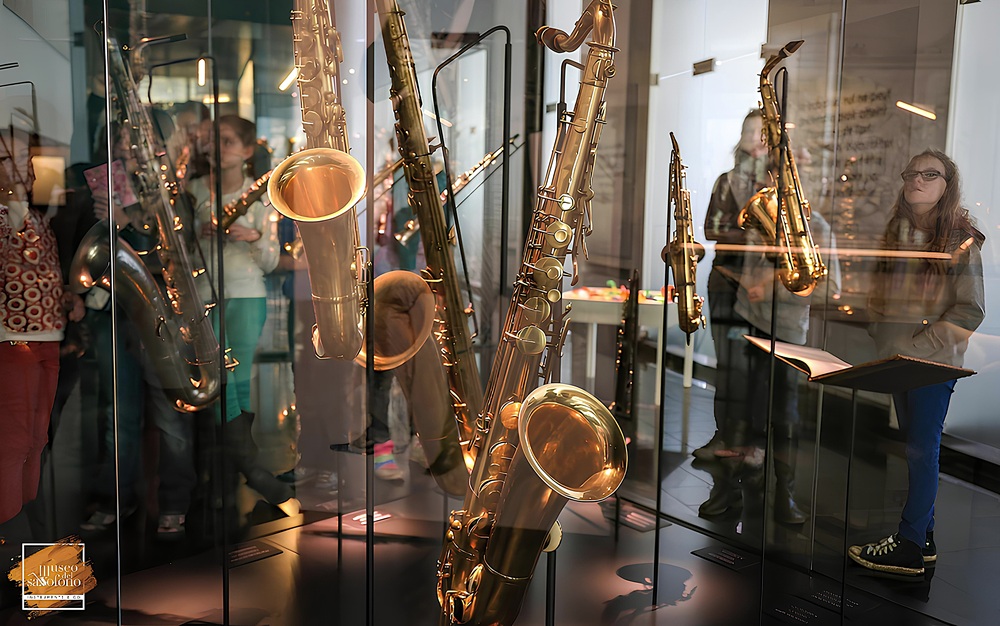 Interno del Museo del Saxofono di Fiumicino