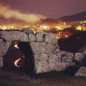 Porta Saracena nelle Mura Ciclopiche - www.prolocoxsegni.it