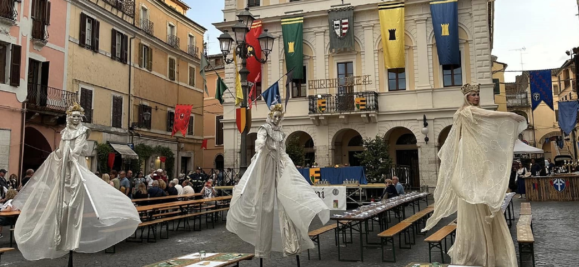 Ludi Borgiani - Facebook @Ludi Borgiani