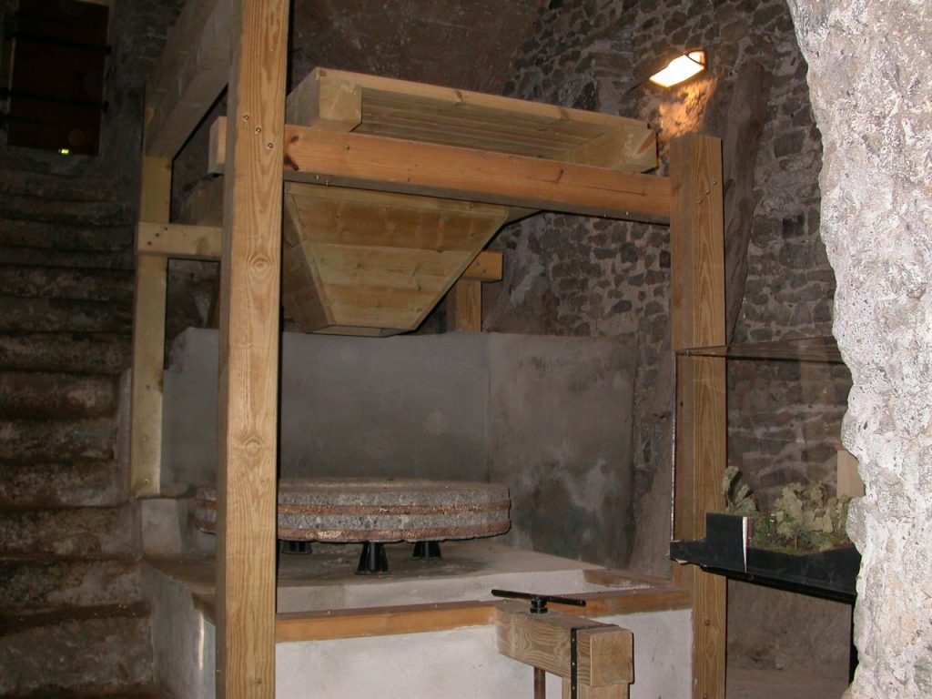 Mola di Monte Gelato - www.retedimorestorichelazio.it