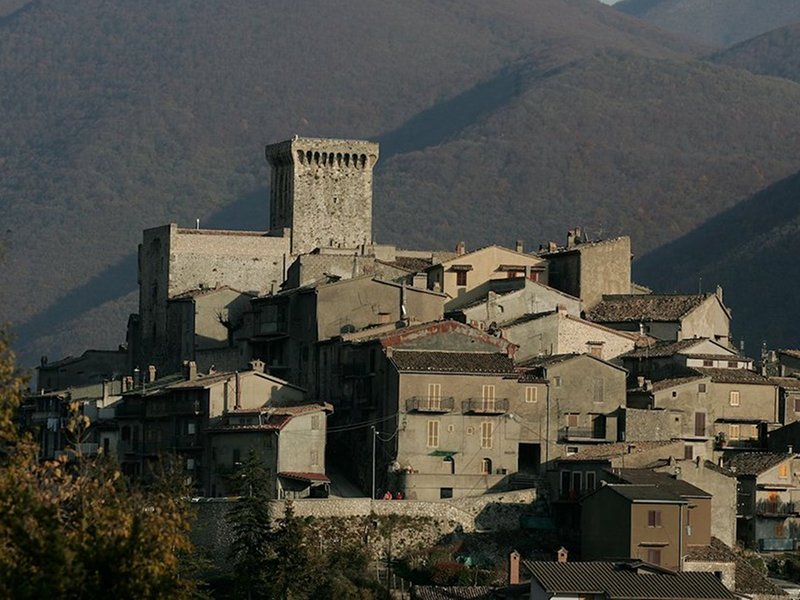Castello Caetani a Trevi, foto da www.parchilazio.it