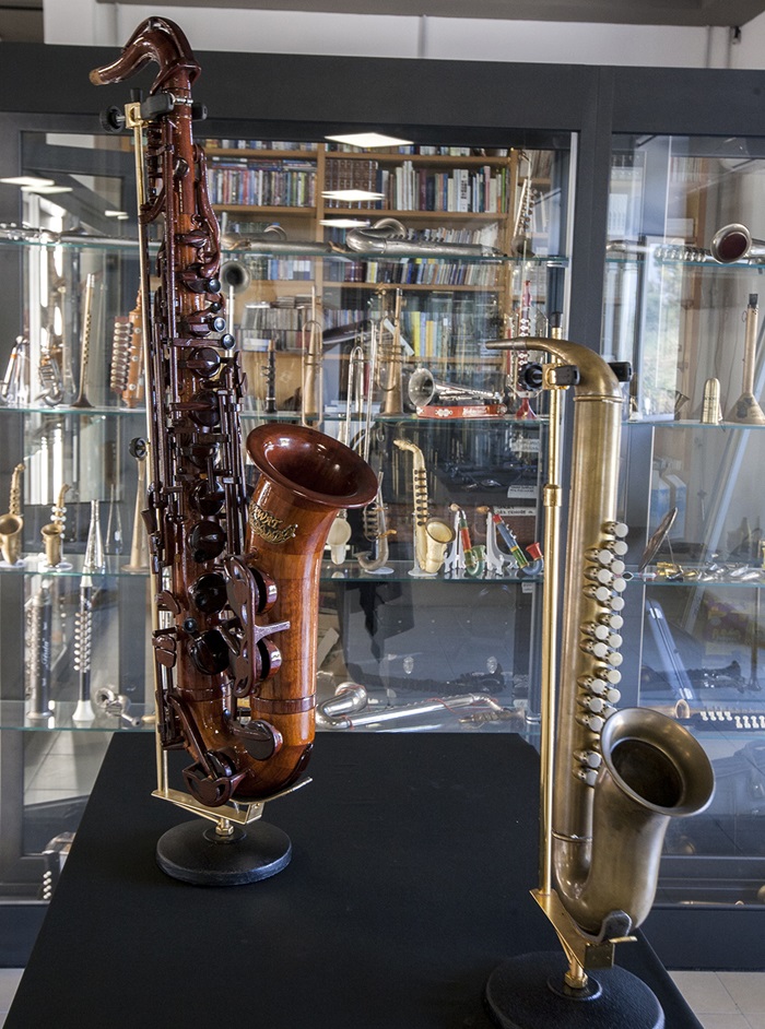 Alcuni esemplari di Sax esposti nel Museo del Saxofono di Fiumicino