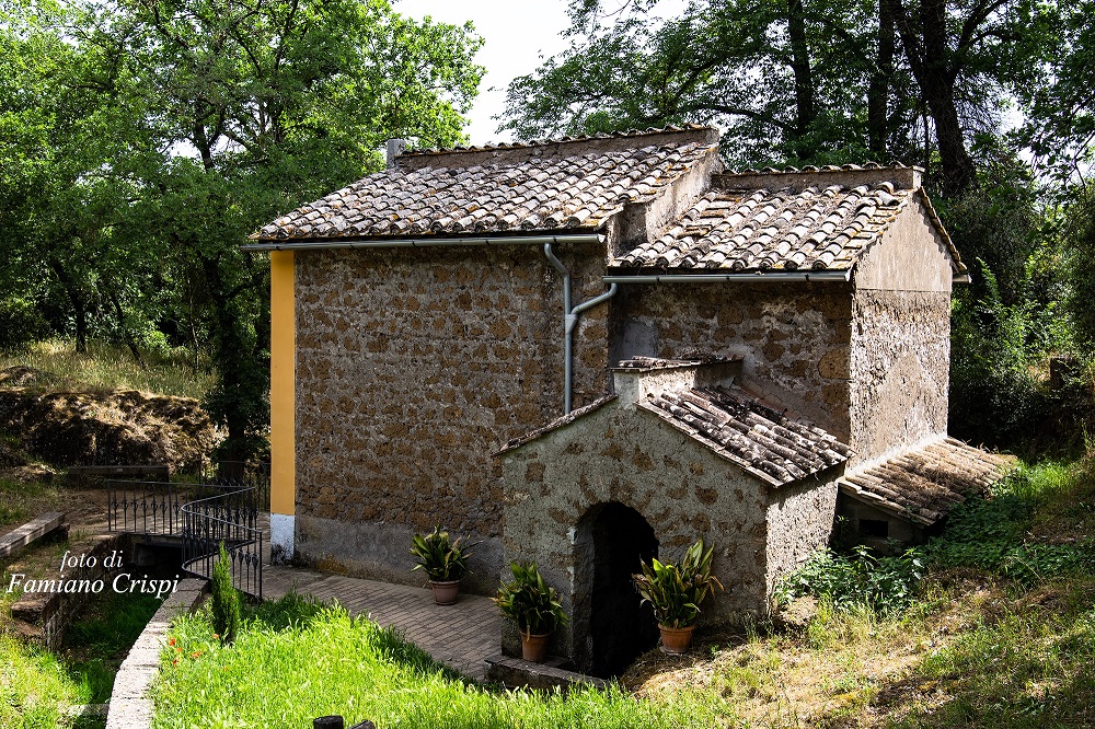 Chiesa di San Famiano a Lungo, veduta laterale - foto di Famiano Crispi @ www.visitgallese.it
