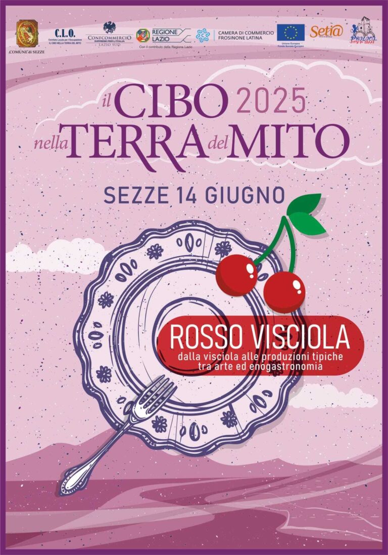 Locandina dell'iniziativa "Il Cibo nella Terra del Mito" a Sezze. Contiene titolo e date dell'evento con grafica color vinaccia e loghi dei partner