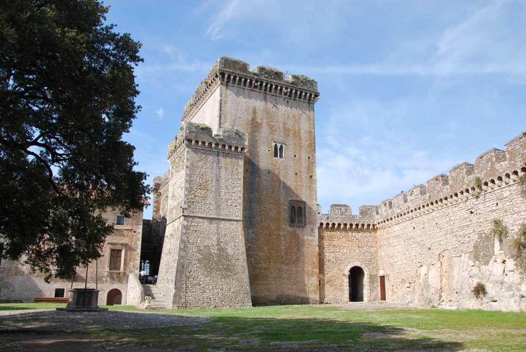 Castello Caetani, il Maschio e il Maschietto - retedimorestorichelazio.it