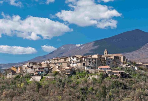 Vista panoramica del borgo di Collepardo