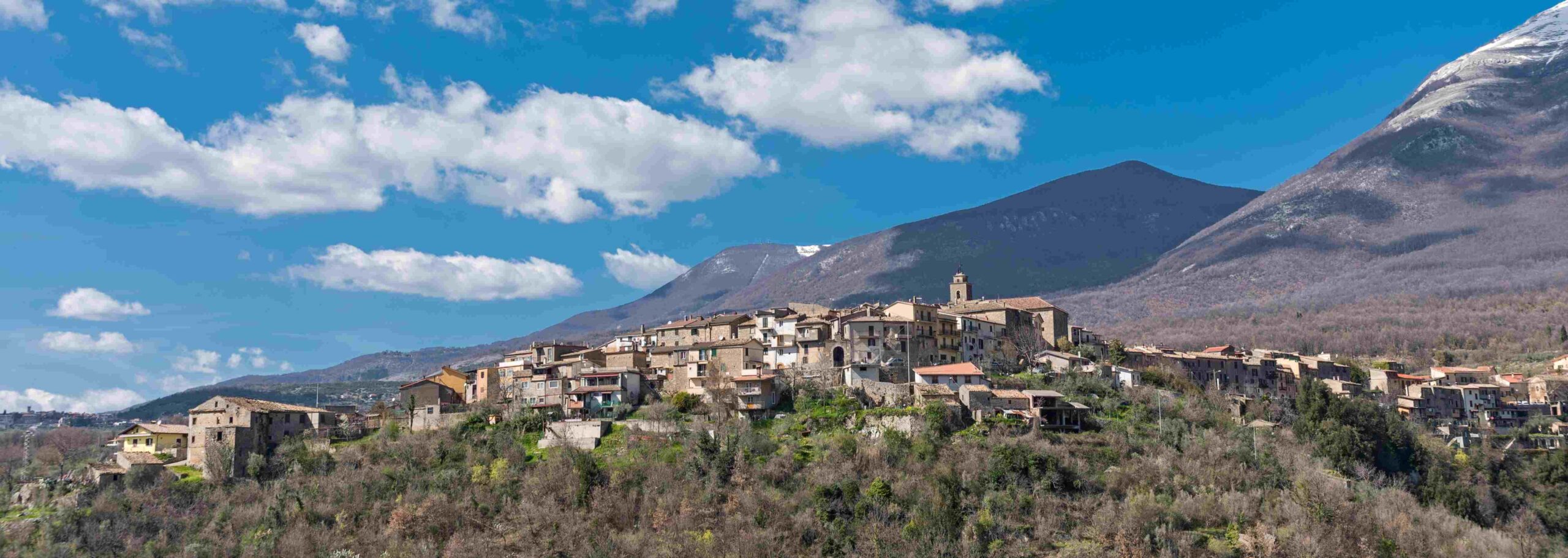 Vista panoramica del borgo di Collepardo