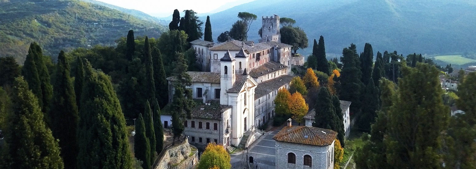 Il magnifico Castello del Gallo e i suoi giardini