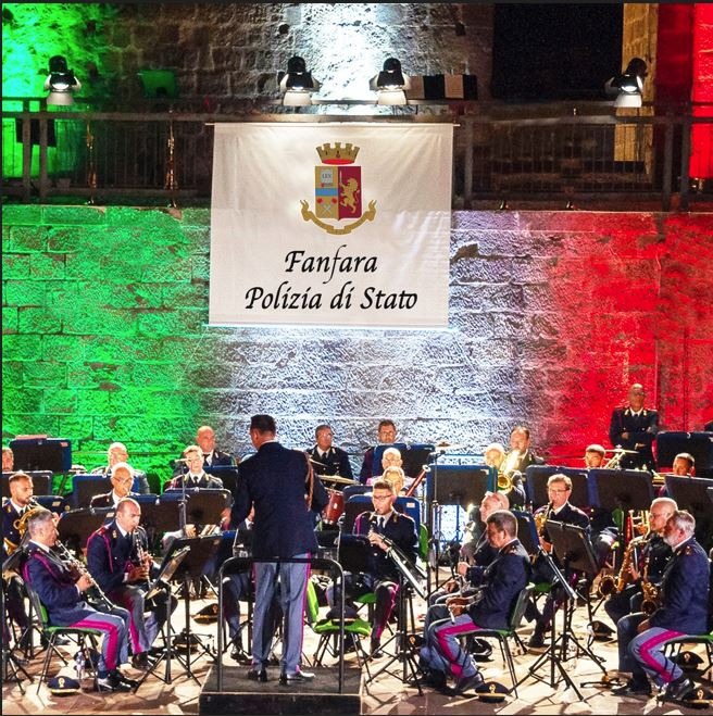 foto della fanfara della Polizia di Stato