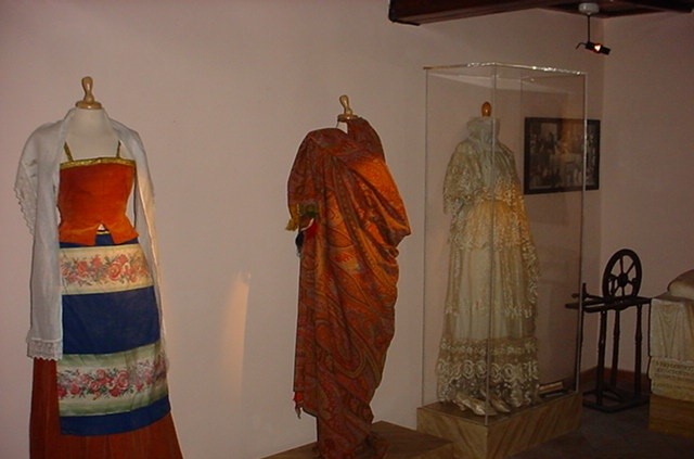 l'abito da sposa del 1830 nella Casa Museo - retedimorestorichelazio.it