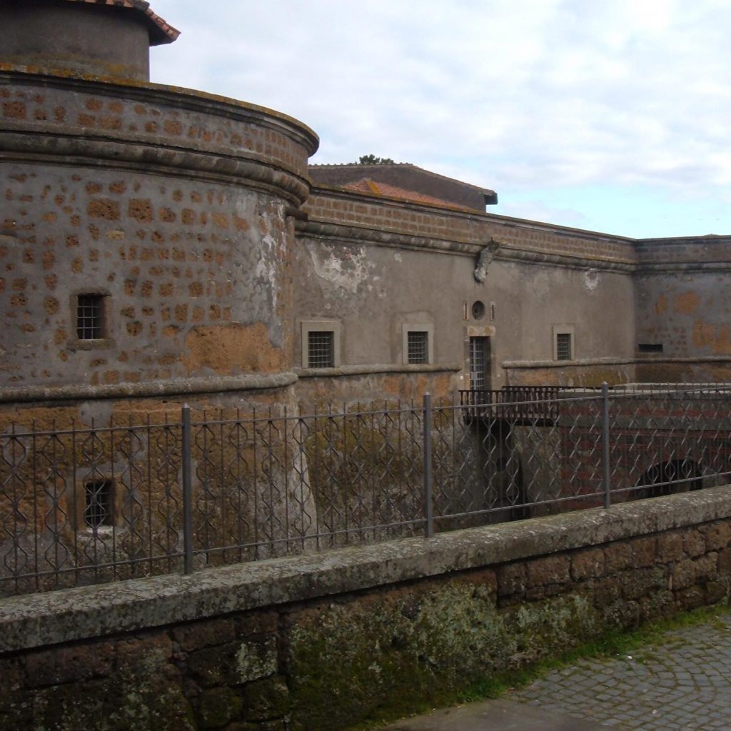 Rocca, esterno - retedimorestorichelazio.it