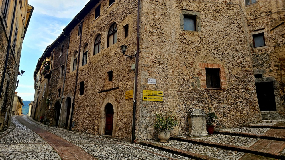 Il punto di partenza della salita verso Rocca Cenci