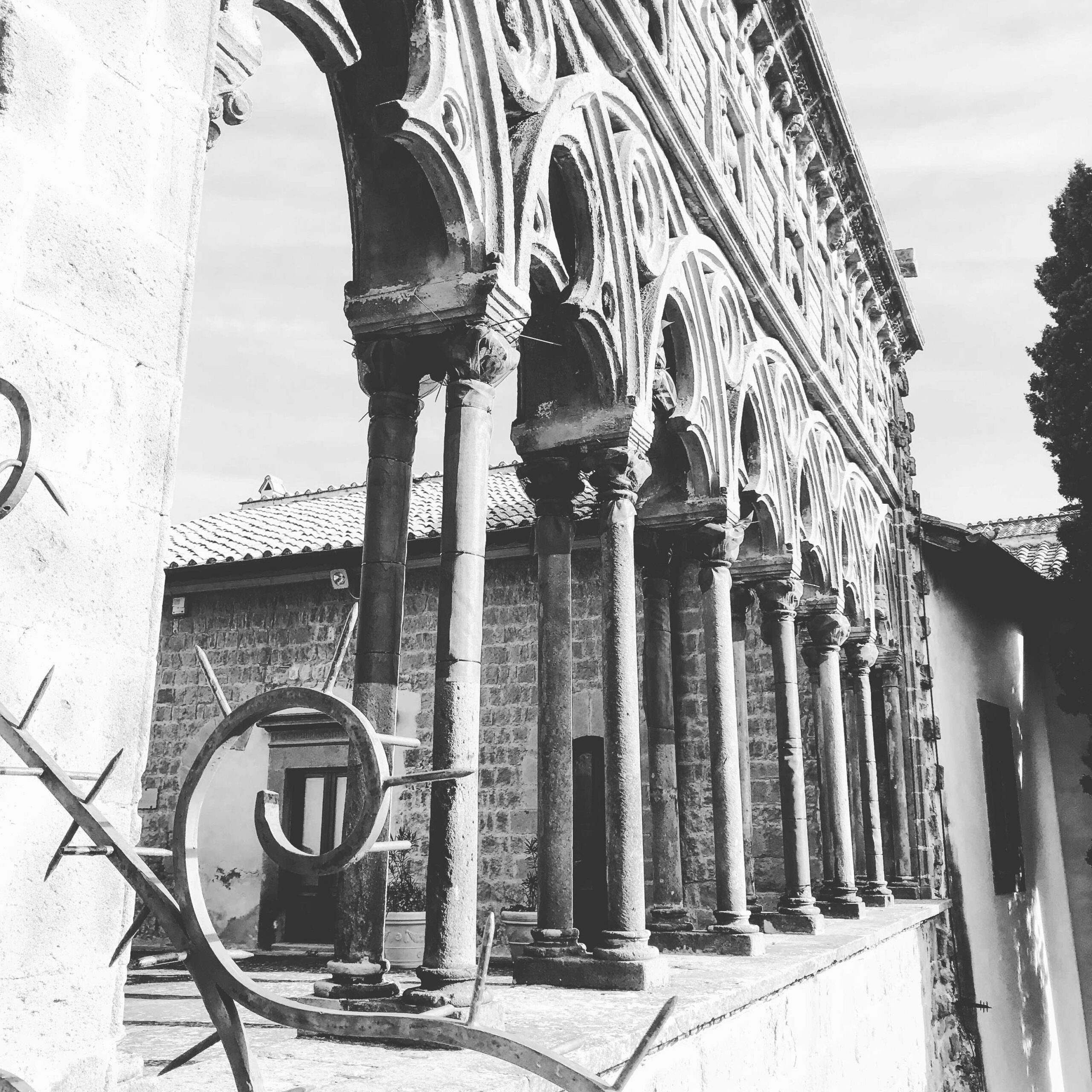 Viterbo_PalazzoPapaleXIIIsec.dettaglioLoggiaWeb