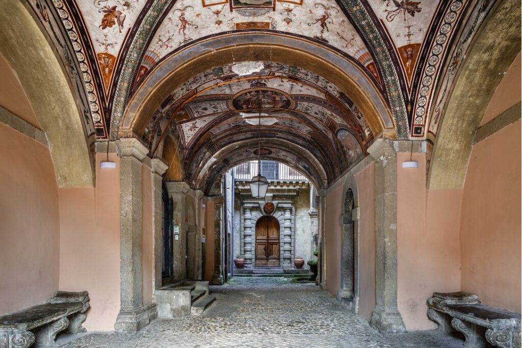 Palazzo Conti, portale - comune.poli.rm.it