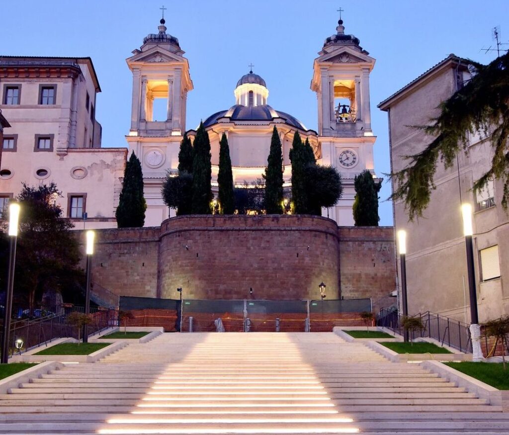 Collegiata di Santa Maria Maggiore, facciata - comune.valmontone.rm.it