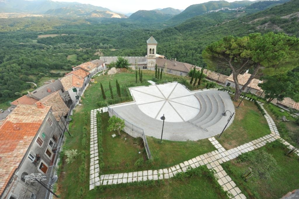 Teatro nel Castello Borghese - retedimorestorichelazio.it
