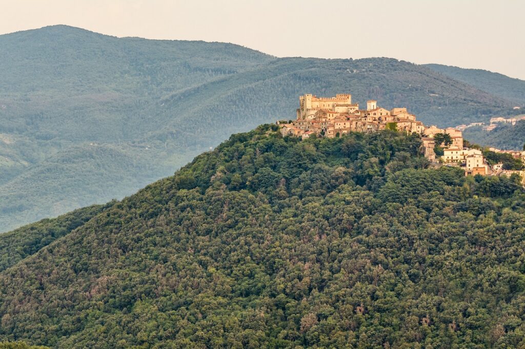 tramonto sul Castello Orsini a Nerola