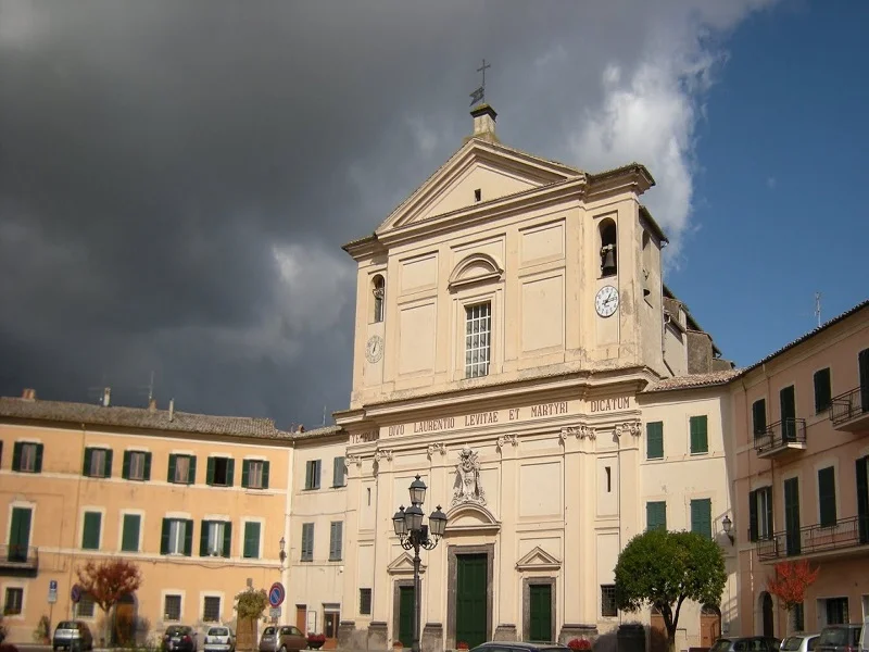Piazza Europa e Chiesa Collegiata di San Lorenzo Martire