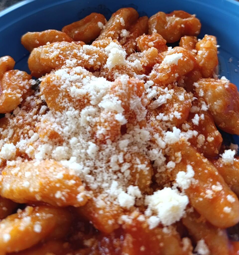 gnocchi al ragù - Facebook @ComuneAcquafondata