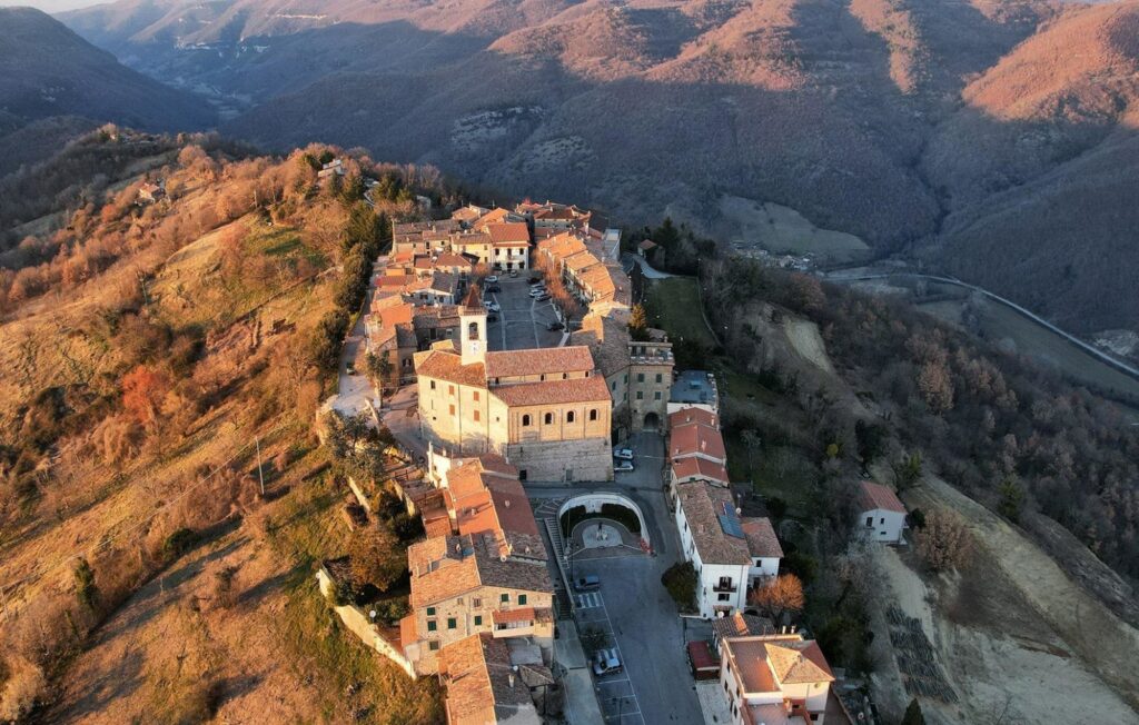 vista panoramica di Belmonte in Sabina - prolocobelmonteinsabina.it