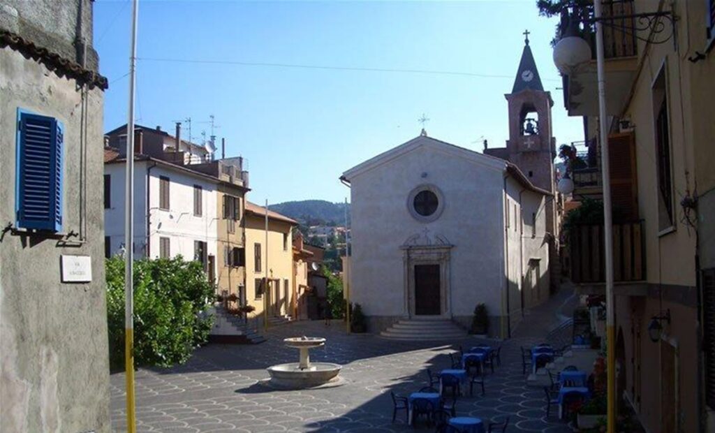 Piazza Vittorio Emanuele III - comune.monteflafio.rm.it