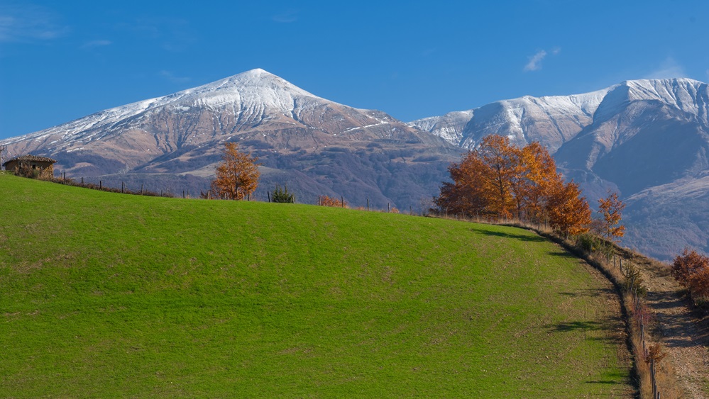 Lo scenario magnifico dei monti della Laga da Amatrice