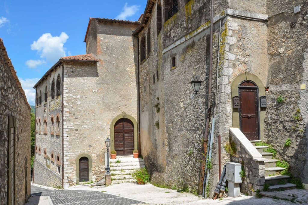 Castello Baronale Orsini - Facebook @Roccagiovine.Pagina.Ufficiale