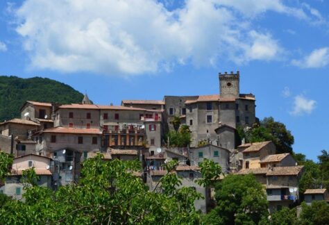 panorama di Roccagiovine - Facebook @Roccagiovine.Pagina.Ufficiale
