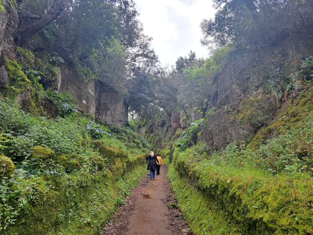 la Via degli Inferi nella Necropoli della Banditaccia