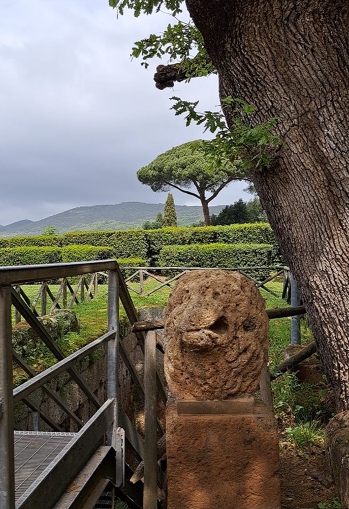 ingresso alla Tomba dei Rilievi