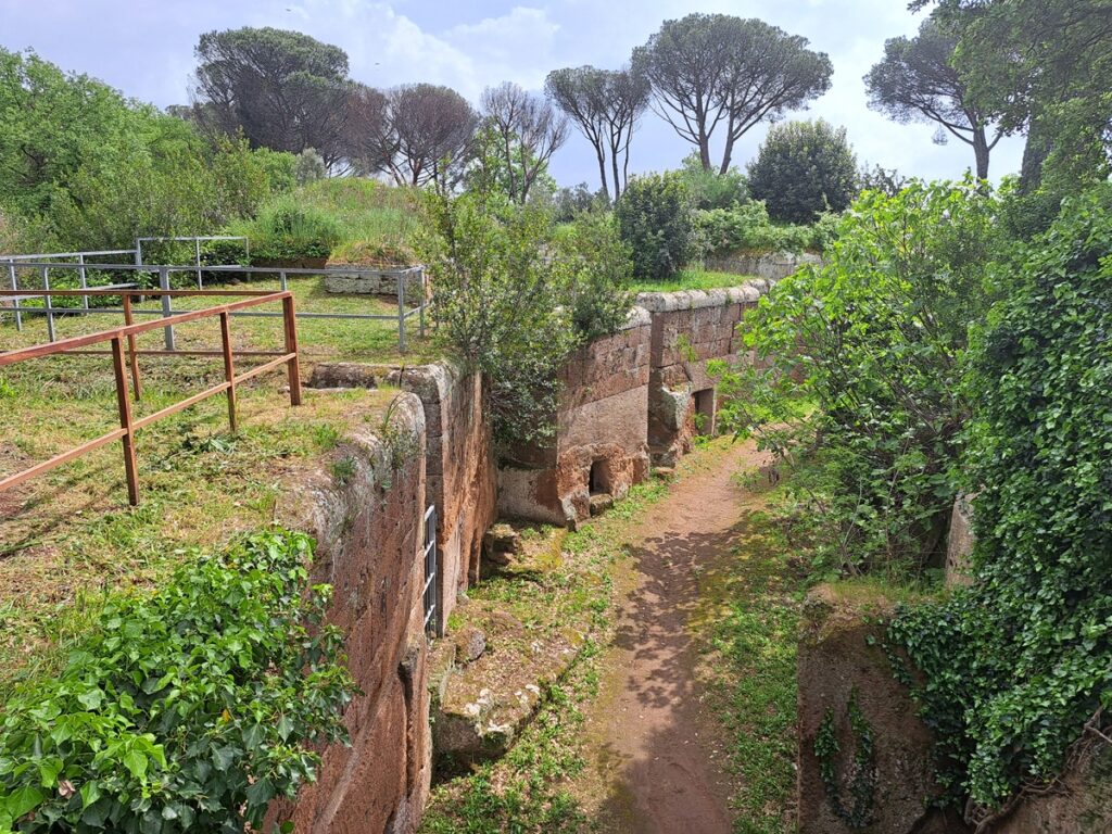 tombe a dado nella Necropoli della Banditaccia