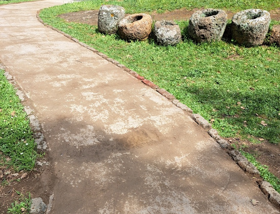 tombe a pozzetto nella Necropoli della Banditaccia