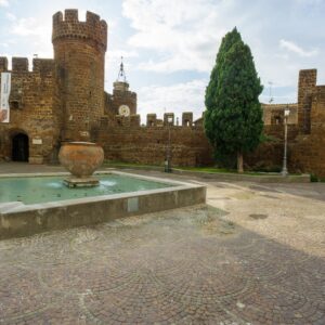 fortificazioni medievali in Piazza Santa Maria a Cerveteri