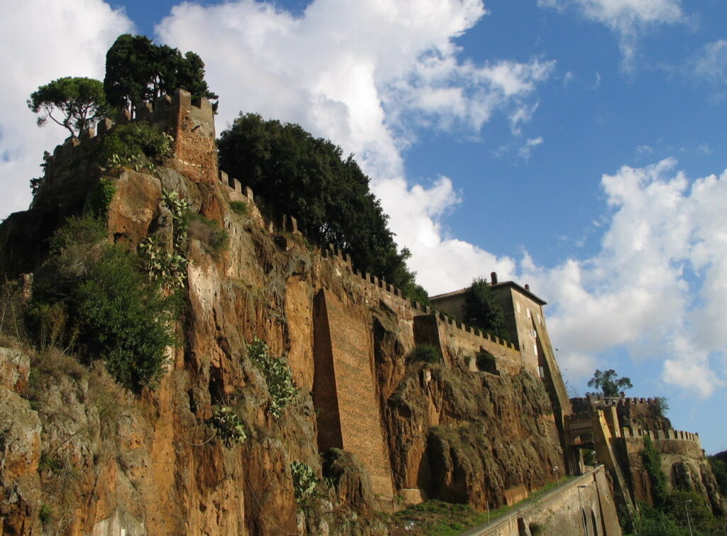 Palazzo Torlonia nella frazione di Ceri - retedimorestorichelazio.it