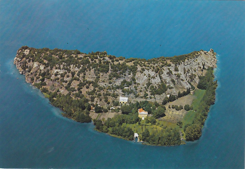 la mezzaluna dell'Isola Martana - retedimorestorichelazio.it