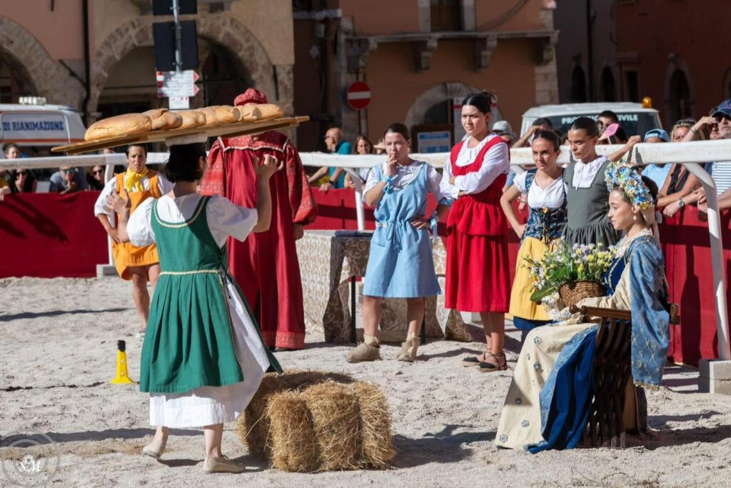 La Gara del Pane a Leonessa - Foto FB Il Palio del Velluto - Pagina Ufficiale