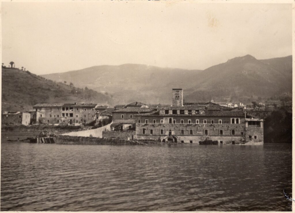 antico monastero di Santa Filippa sommerso nel lago del Salto