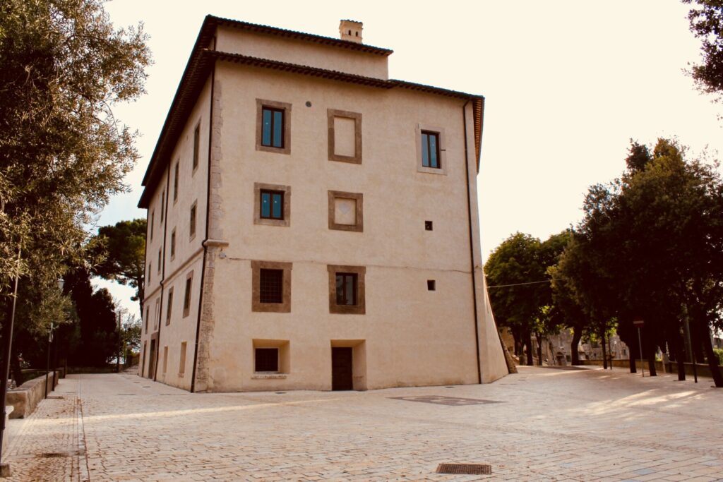 il Castello Orsini Naro - retedimorestorichelazio.it