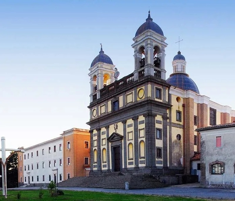 La facciata del Monastero di San Vincenzo Martire a Bassano Romano